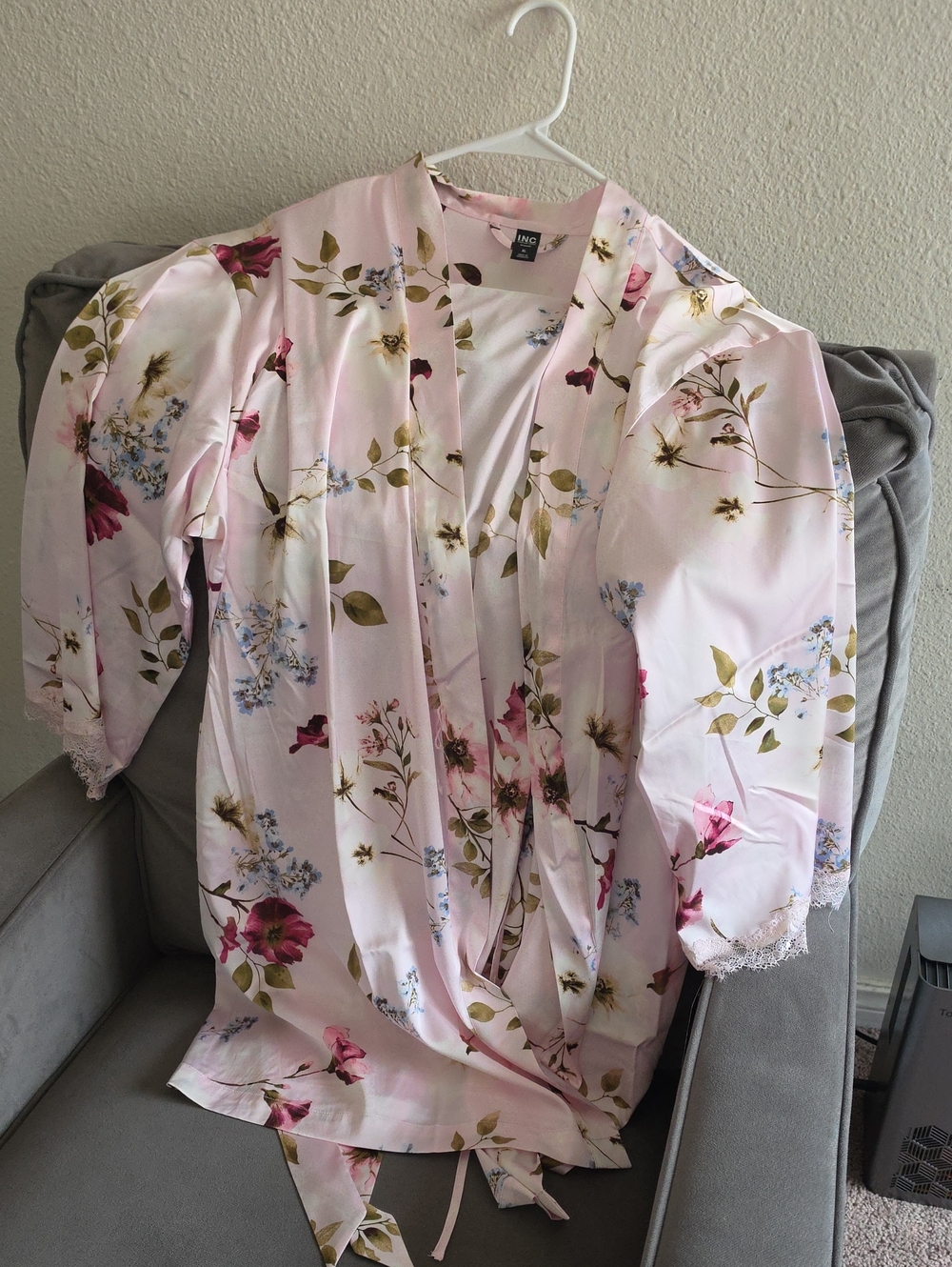 INC International Concepts Pink Floral Satin Robe